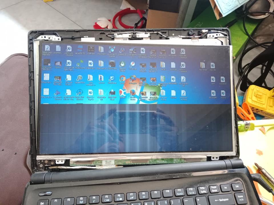 Thay màn hình laptop